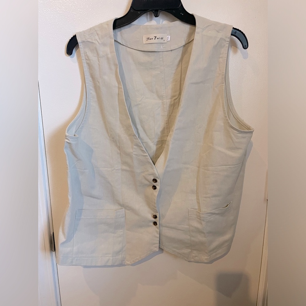 NWOT Beige Linen Vest in women’s XXL